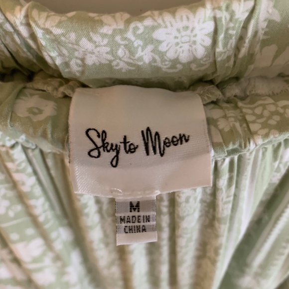 Boho/western, sage green & white floral bandana-like ruffled tiered maxi skirt - Picture 7 of 12